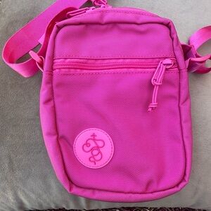 BABOON TO THE MOON HOT PINK SLING 1.2 L BAG